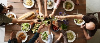 eten samen wonen feest maaltijd.jpg