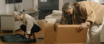 stockfoto verhuizen ouderen vrouwen.jpg