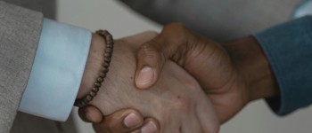 handdruk zaken regelen handen schudden.jpg