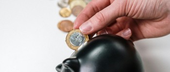 spaarpot geld munten muntjes stockfoto.jpg