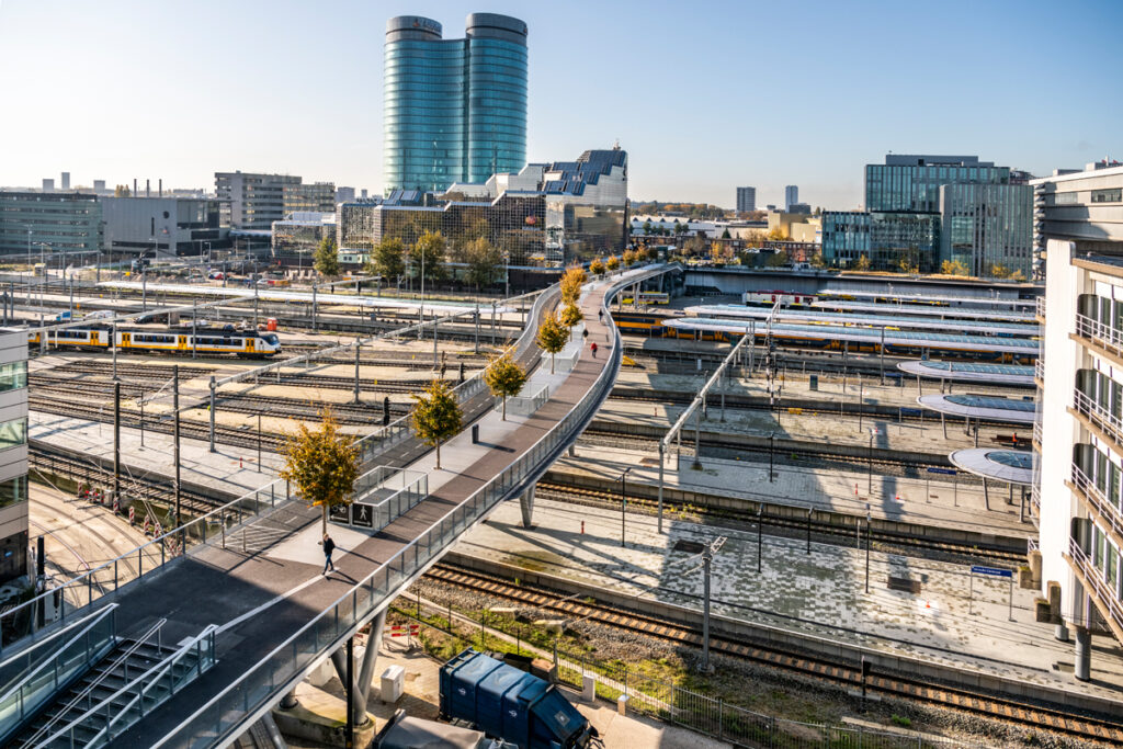 Trappen Moreelsebrug naar perrons